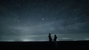 Cute and Romantic Couple Wallpapers: Beautiful Love Backgrounds for Your Phone - image 43
