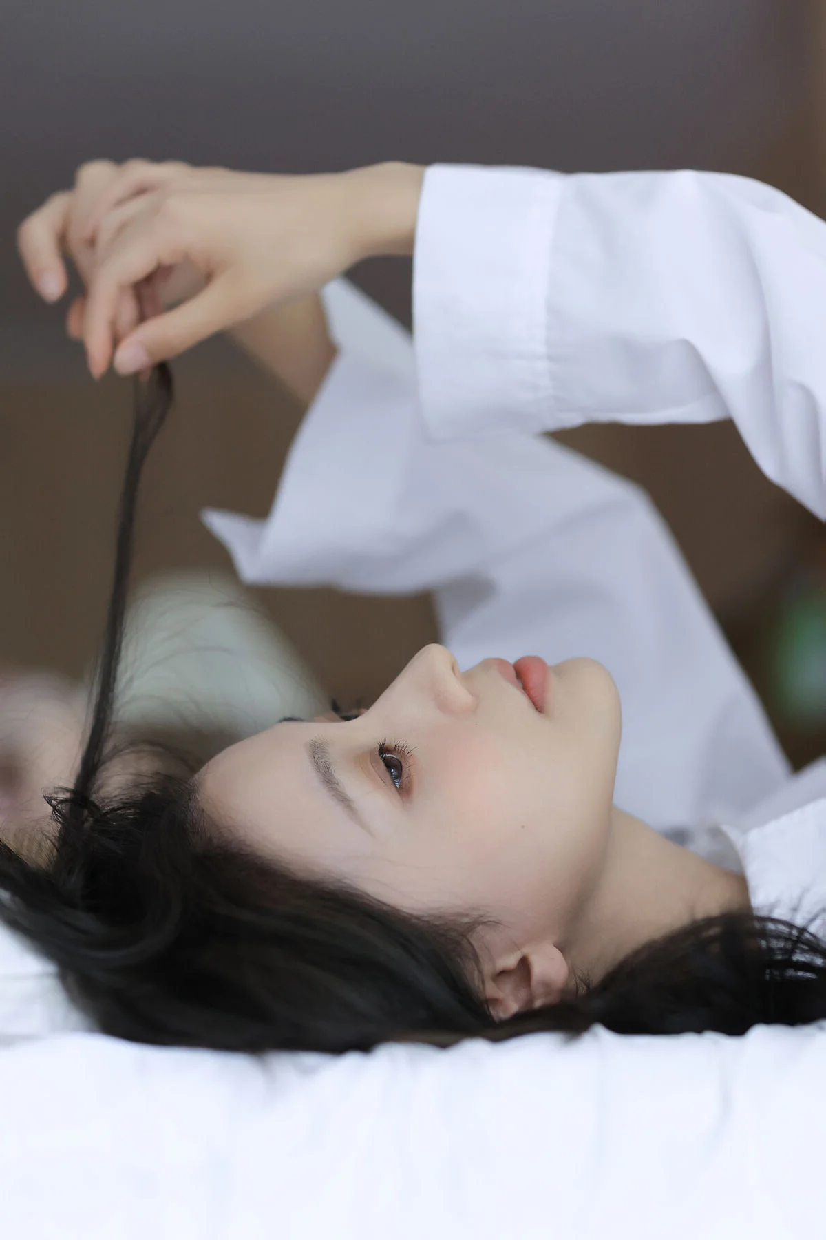 YiTuYu Art Language Vol.7375: Featuring the Elegant Peng Xiao Ya Ya Photography Collection