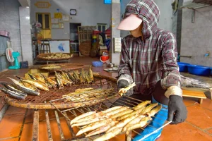 Traditional Vietnamese Grilled Fish: A Nostalgic Tet Holiday Delicacy - image 4