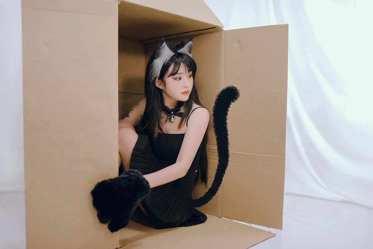 YiTuYu Art Language Vol.5666 Featuring Kure Suo Wei: A Masterpiece of Aesthetic Photography