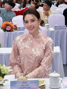 Hien Thuc: The Ageless Beauty and Gentle Charm of a V-Pop Icon - image 5