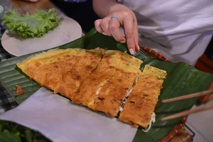 Authentic Western Vietnamese Banh Xeo in Hanoi Earns Prestigious Michelin Recognition - image 0