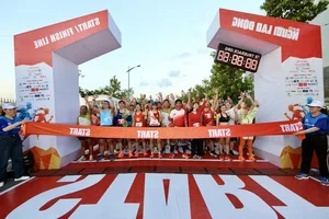 Khuat Phuong Anh Triumphs in 10km Pride of My Fatherland Race - image 3