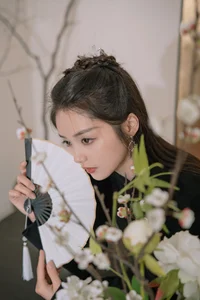 YiTuYu Art Language Vol.6647: Elegant Portraits of Yu Wen - image 3