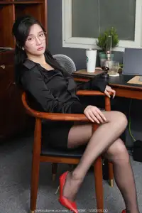 Qiu Qiu: Elegant Allure of Chinese Model in IESS Collection SXJ No.2101 - image 3