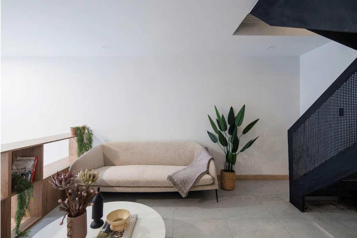 Maximizing 30m2: How This Narrow Townhouse Stays Bright and Airy