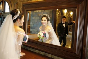 Timeless Elegance at 41: The Radiant Life of MC Hong Phuong - image 2
