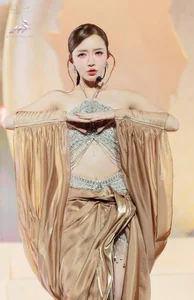 Vietnamese Pop Star Bich Phuong Breaks Silence After Long Hiatus - image 4