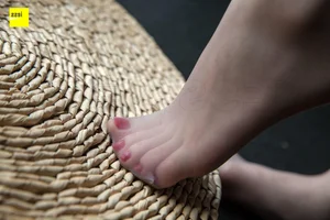 Mingli Jie Features Grey Silk in IESS Foot Model Series - image 85