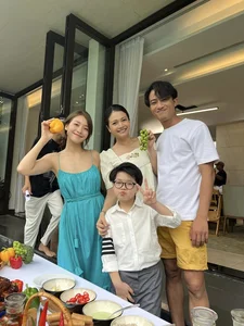 Heartwarming Behind-the-Scenes Moments from the Finale of My Happy Unexpected Family - image 47