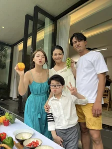 Heartwarming Behind-the-Scenes Moments from the Finale of My Happy Unexpected Family - image 14