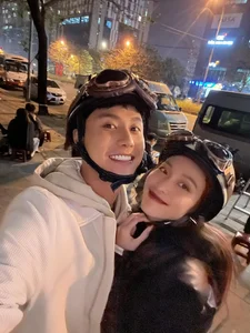 Heartwarming Behind-the-Scenes Moments from the Finale of My Happy Unexpected Family - image 52