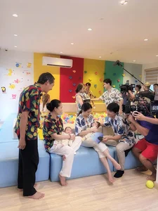 Heartwarming Behind-the-Scenes Moments from the Finale of My Happy Unexpected Family - image 11