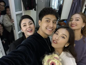 Heartwarming Behind-the-Scenes Moments from the Finale of My Happy Unexpected Family - image 20