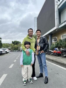 Heartwarming Behind-the-Scenes Moments from the Finale of My Happy Unexpected Family - image 44