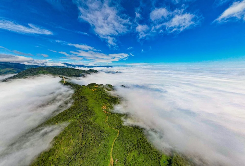 Captivating Beauty of Ta Xua Cloud Paradise in Vietnam