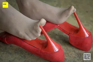 IESS 127: Wan Ping in Elegant Lace and Classic Red Heels - image 20