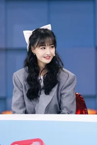 From Youth Goddess to Personal Struggles: Zheng Shuang’s Hair Loss Sparks Public Concern - image 5