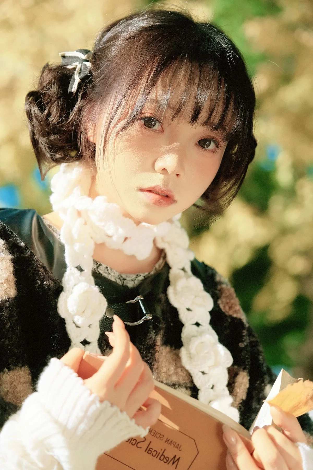 YiTuYu Art Language Vol.10565: Bei Bei Bu Shui Jiao Photo Gallery