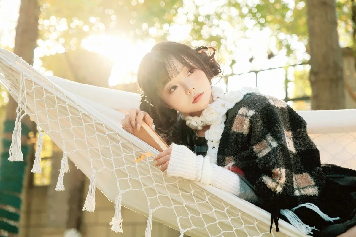 YiTuYu Art Language Vol.10565: Bei Bei Bu Shui Jiao Photo Gallery