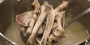 Prevent Root Rot and Boost Flower Growth with This Simple Potting Hack - image 2