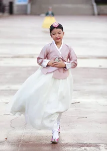 Cindy Minnie Joins Top Vietnamese Models at Asian Kids Fashion Week - image 9