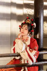 YiTuYu Art Language Vol.8565 Xiao He: Captivating Hanfu Elegance & Traditional Charm for Lunar New Year - image 6