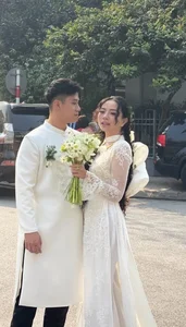 Đặng Tiểu Tô Sa rạng rỡ trong ngày cưới, xúc động bịn rịn bên mẹ - image 14