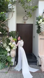 Đặng Tiểu Tô Sa rạng rỡ trong ngày cưới, xúc động bịn rịn bên mẹ - image 3