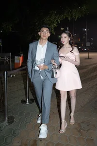 Elegant Matching Fashion Styles of Midu and Husband Minh Dat - image 1