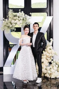 Elegant Matching Fashion Styles of Midu and Husband Minh Dat - image 4