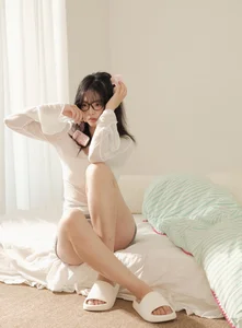 YiTuYu Art Language Vol.9870 Zha Yang Yu: Artistic Portrait Photography - image 0