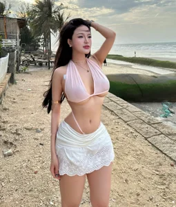 Phan Thị Bảo Trân: Mastering the Art of the Hourglass Silhouette - image 7