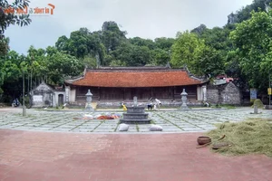 The Ancient Hanoi Pagoda Known as the Historic Birthplace of Traditional Water Puppetry Art - image 6