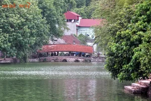 The Ancient Hanoi Pagoda Known as the Historic Birthplace of Traditional Water Puppetry Art - image 5