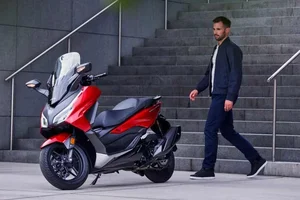 2026 Honda Forza 350 Unveiled: Pricing, Specs, and the Battle Against Yamaha Xmax - image 0