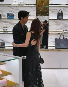 Zhao Lusi Sparks Reunion Rumors After Warm Embrace with On-Screen Co-Star - image 0