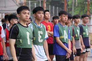 Nearly 5,000 Candidates Enter Hanoi National University of Education Aptitude Exam - image 15