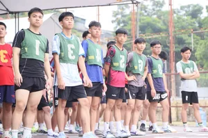 Nearly 5,000 Candidates Enter Hanoi National University of Education Aptitude Exam - image 6