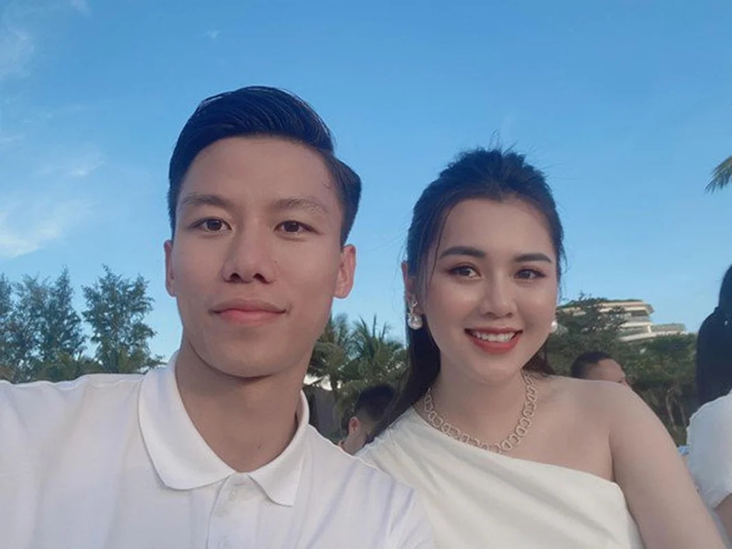 Inside the Admirable Family Life of Footballer Que Ngoc Hai