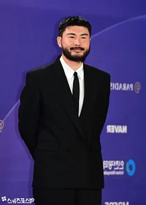 Stars Shine at the 5th Blue Dragon Series Awards Red Carpet - image 31