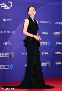Stars Shine at the 5th Blue Dragon Series Awards Red Carpet - image 29