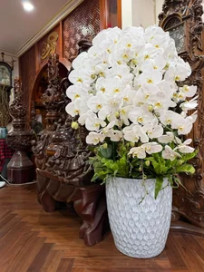 Inside People’s Artist Tu Long’s Traditional Feng Shui Apartment in Hanoi - image 6