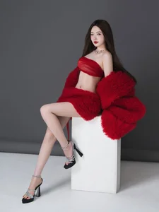 Famous Influencer with 1.2 Million Fans Debuts a Bold New Visual Concept - image 5