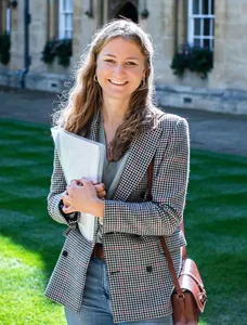 Princess Elisabeth of Belgium Shines in Elegant 23rd Birthday Portraits - image 9