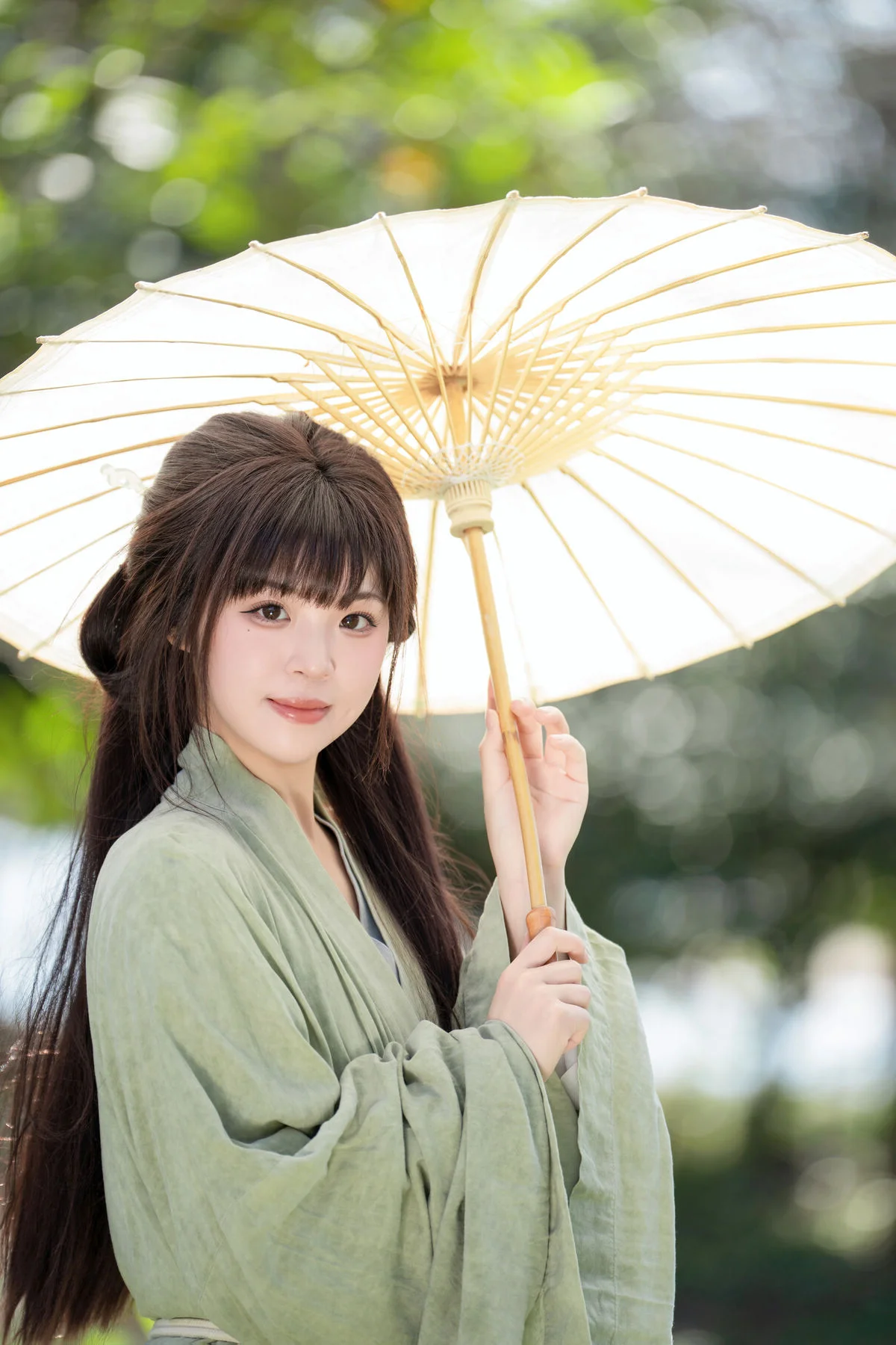 Asian Beauty: Sai Xi Xi Li Ma in Elegant Green Hanfu – YiTuYu Vol.8747 Collection