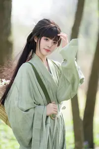 Asian Beauty: Sai Xi Xi Li Ma in Elegant Green Hanfu – YiTuYu Vol.8747 Collection - image 25