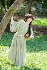 Asian Beauty: Sai Xi Xi Li Ma in Elegant Green Hanfu – YiTuYu Vol.8747 Collection - image 5