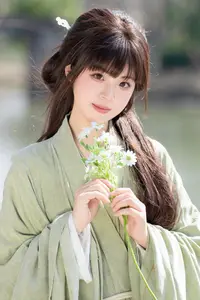 Asian Beauty: Sai Xi Xi Li Ma in Elegant Green Hanfu – YiTuYu Vol.8747 Collection - image 0