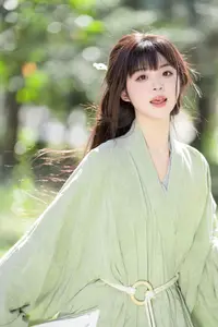 Asian Beauty: Sai Xi Xi Li Ma in Elegant Green Hanfu – YiTuYu Vol.8747 Collection - image 14